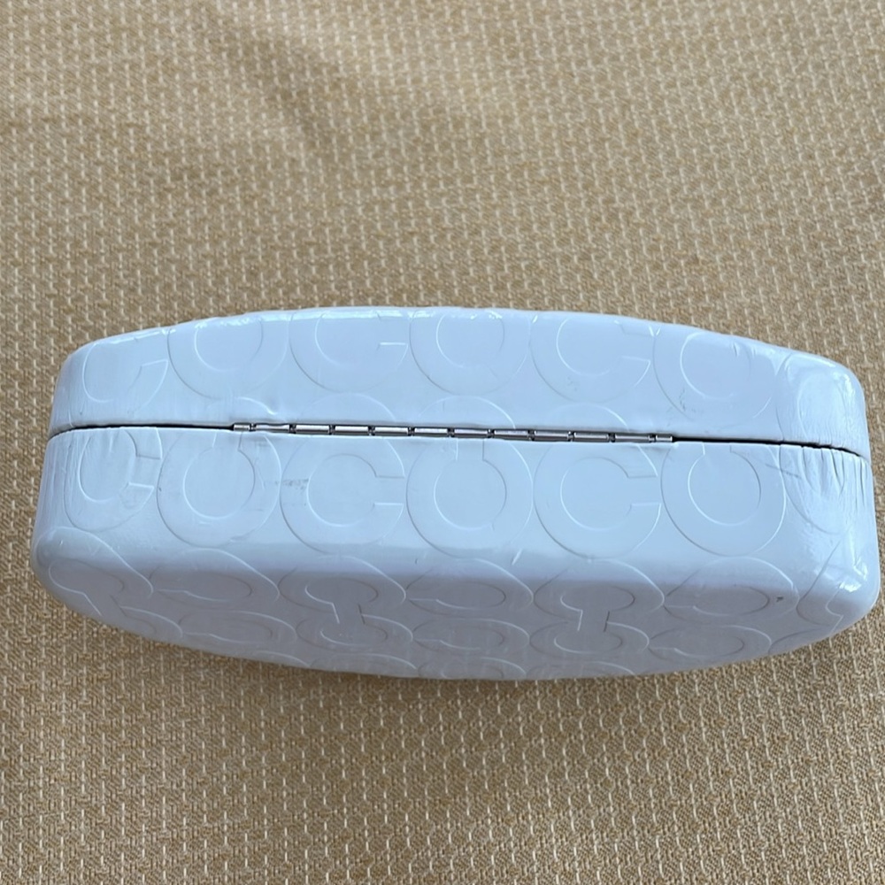 Coach sunglasses with case . EUC - Picture 4 of 12